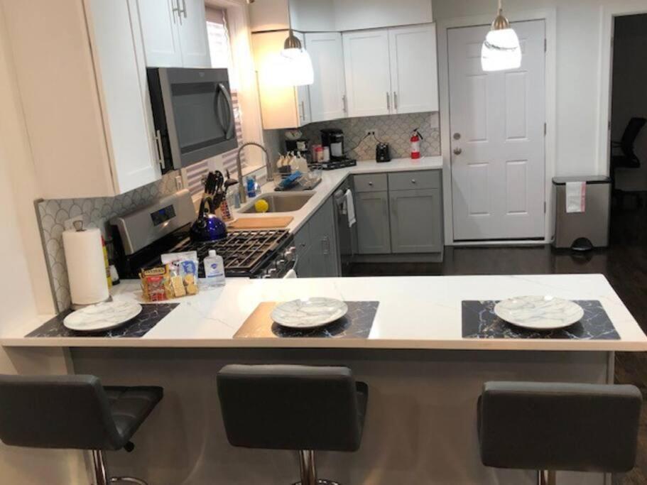 The Blue Golden Luxury Modern 3- Bedroom Apartment In شيكاغو المظهر الخارجي الصورة