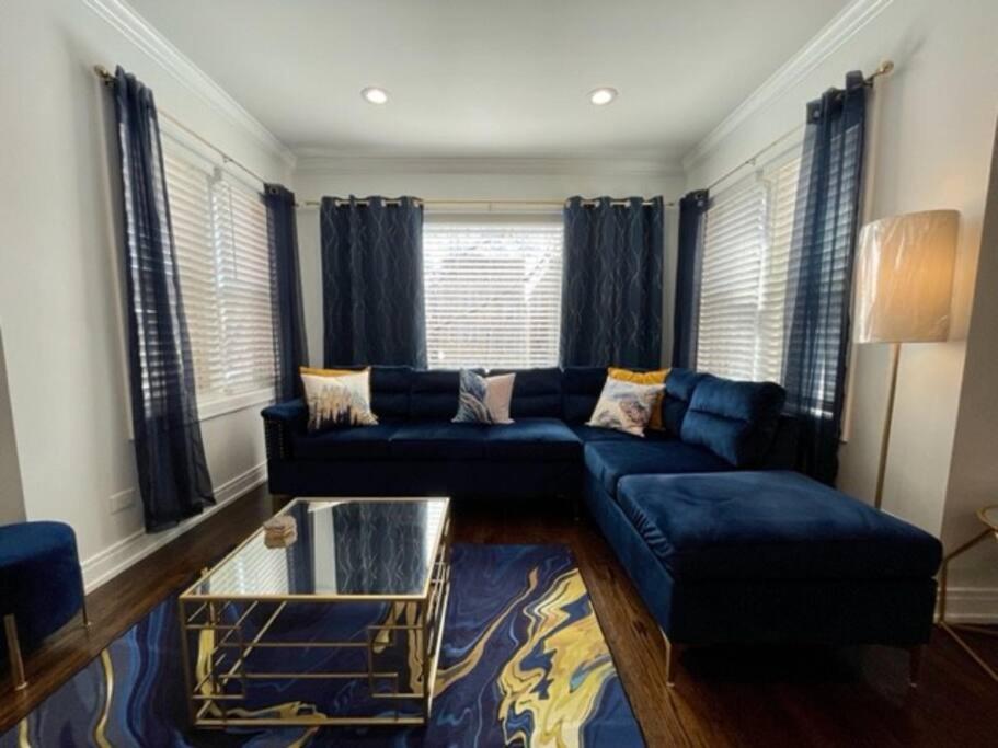 The Blue Golden Luxury Modern 3- Bedroom Apartment In شيكاغو المظهر الخارجي الصورة