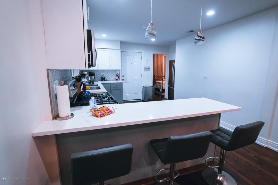 The Blue Golden Luxury Modern 3- Bedroom Apartment In شيكاغو المظهر الخارجي الصورة